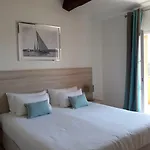Les Bouis - Vue Hotel
