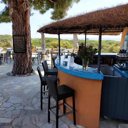 Les Bouis - Vue Hotel