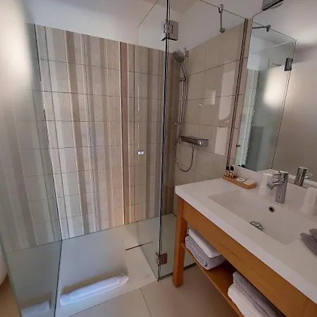 Les Bouis - Vue Hotel