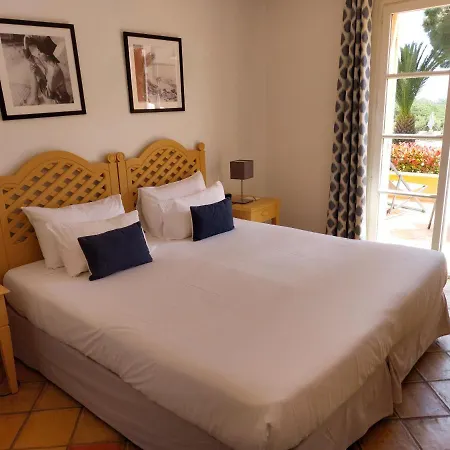 Les Bouis - Vue Hotell