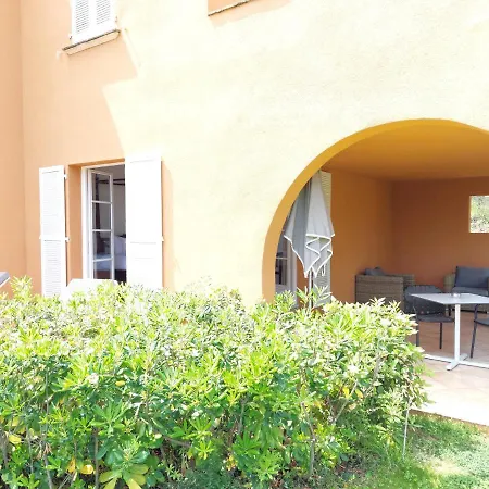 Les Bouis - Vue Hotell