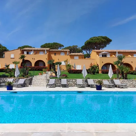 Les Bouis - Vue Hotel