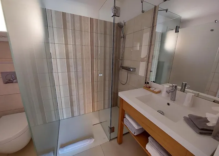Les Bouis - Vue Hotell