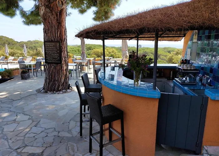 Les Bouis - Vue Hotell