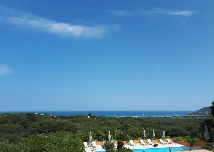 Les Bouis - Vue Hotell 4*
